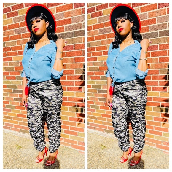 NEW TRENDY LIGHT WEIGHT DENIM CHAMBRAY BUTTON DOWN SHIRT - Picture 2 of 9